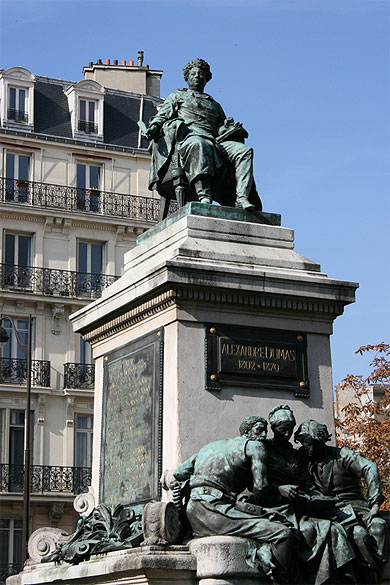 Alexandre Dumas, place Catroux